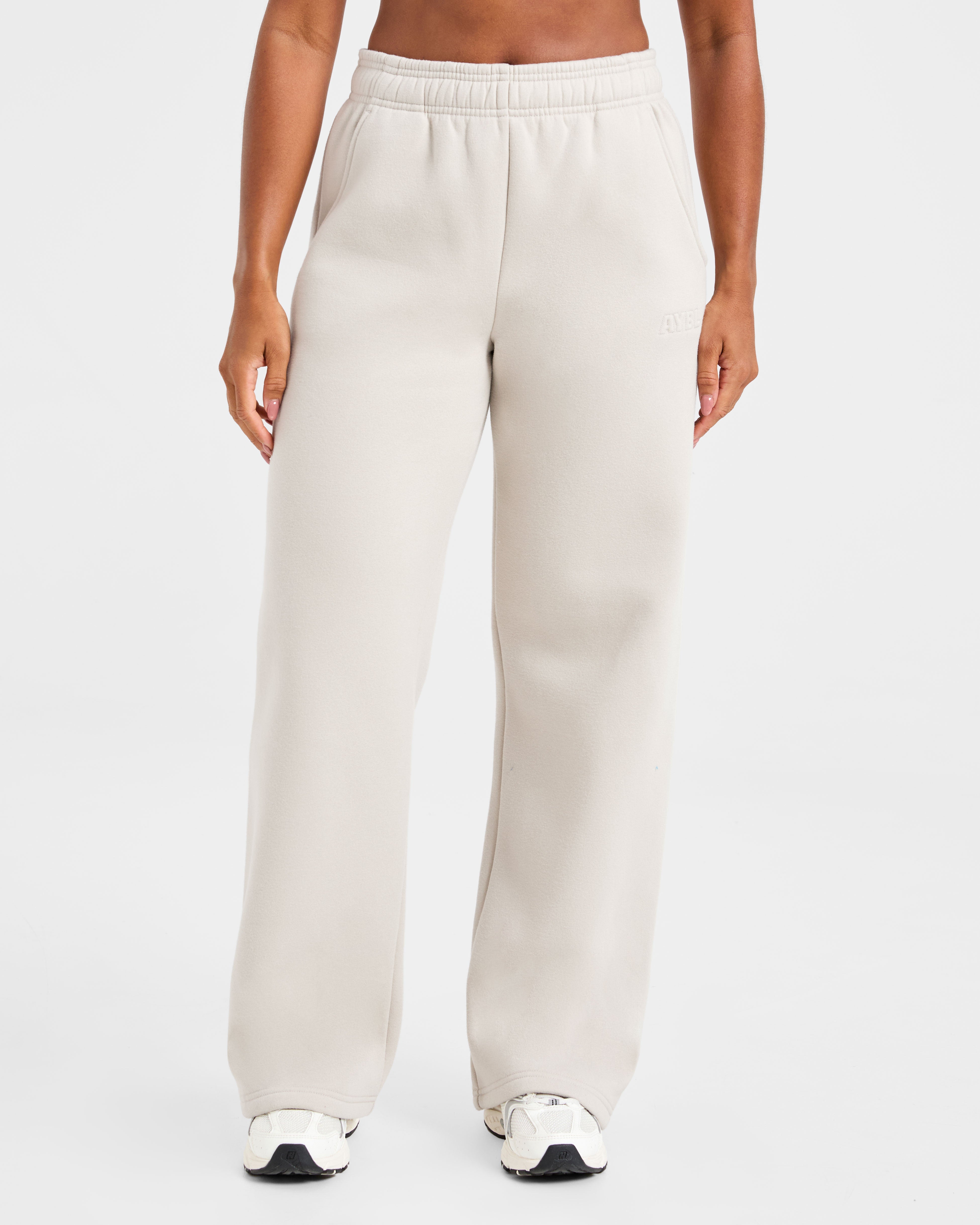 Classic Plush Oversized Straight Leg Joggers – Sand Classic Plush Oversized Straight Leg Joggers - Sand
