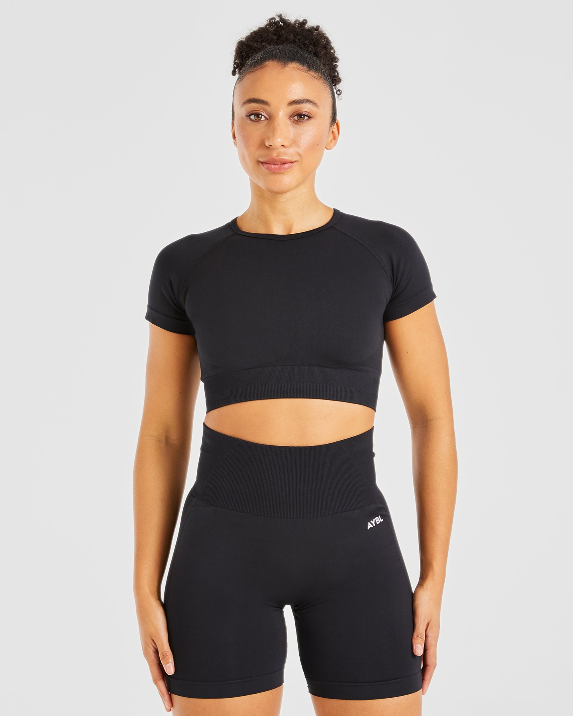 Empower Seamless Crop Top – Black Empower Seamless Crop Top - Black