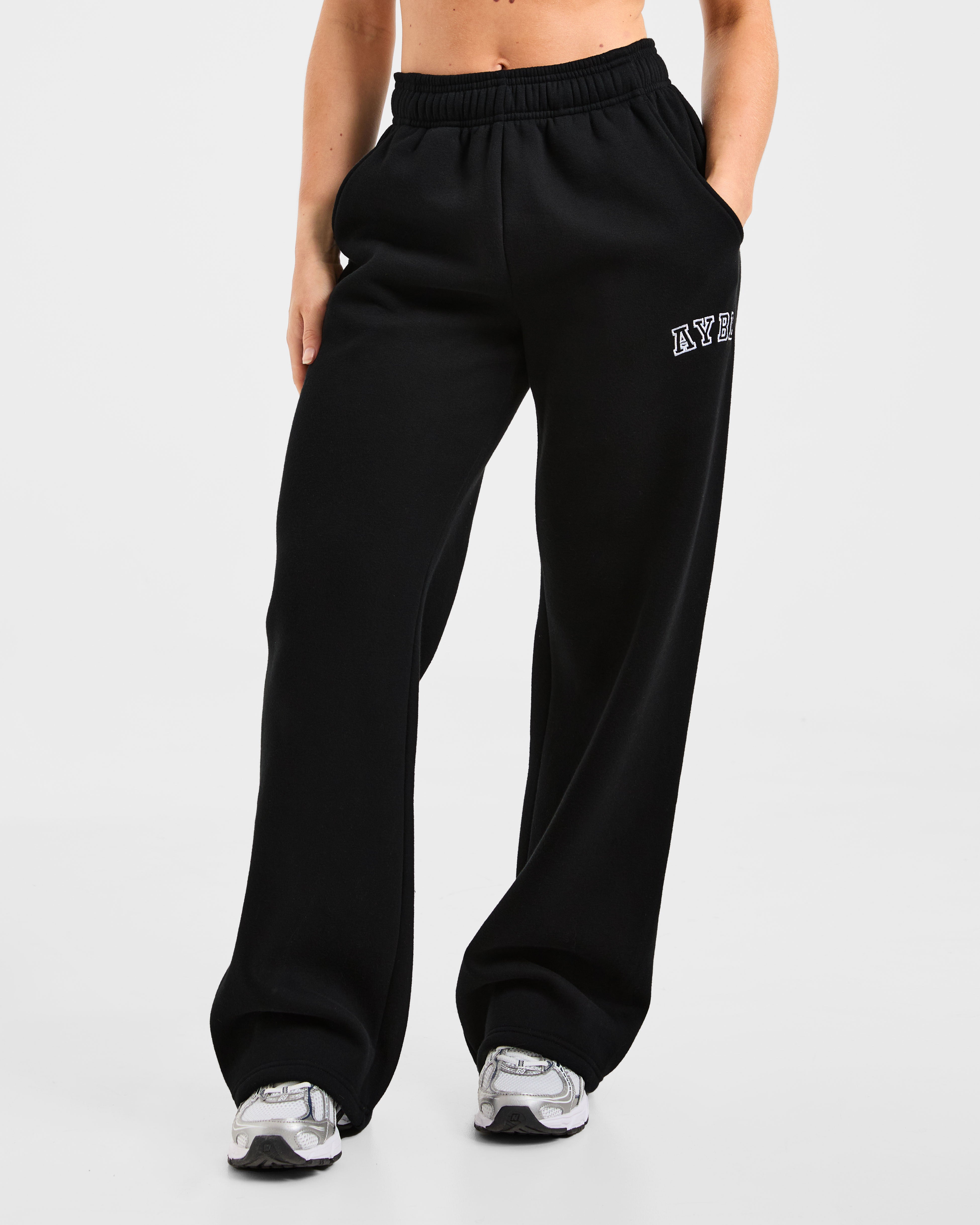 Varsity 2.0 Oversized Straight Leg Joggers – Black Varsity 2.0 Oversized Straight Leg Joggers - Black